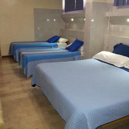 Hotel Livingston Inn Γκουαγιακίλ Δωμάτιο φωτογραφία